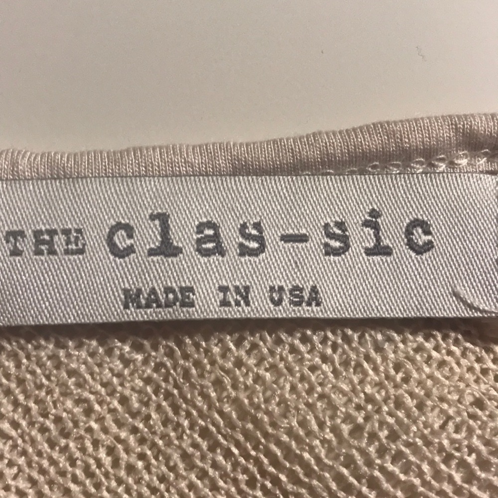 The Clas-sic tee with sequined heart. - Picture 5 of 6
